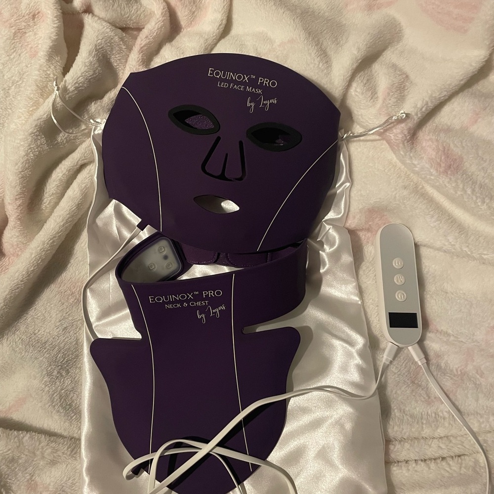 Equinox Pro LED Face, Neck and Chest Mask by Luyors.